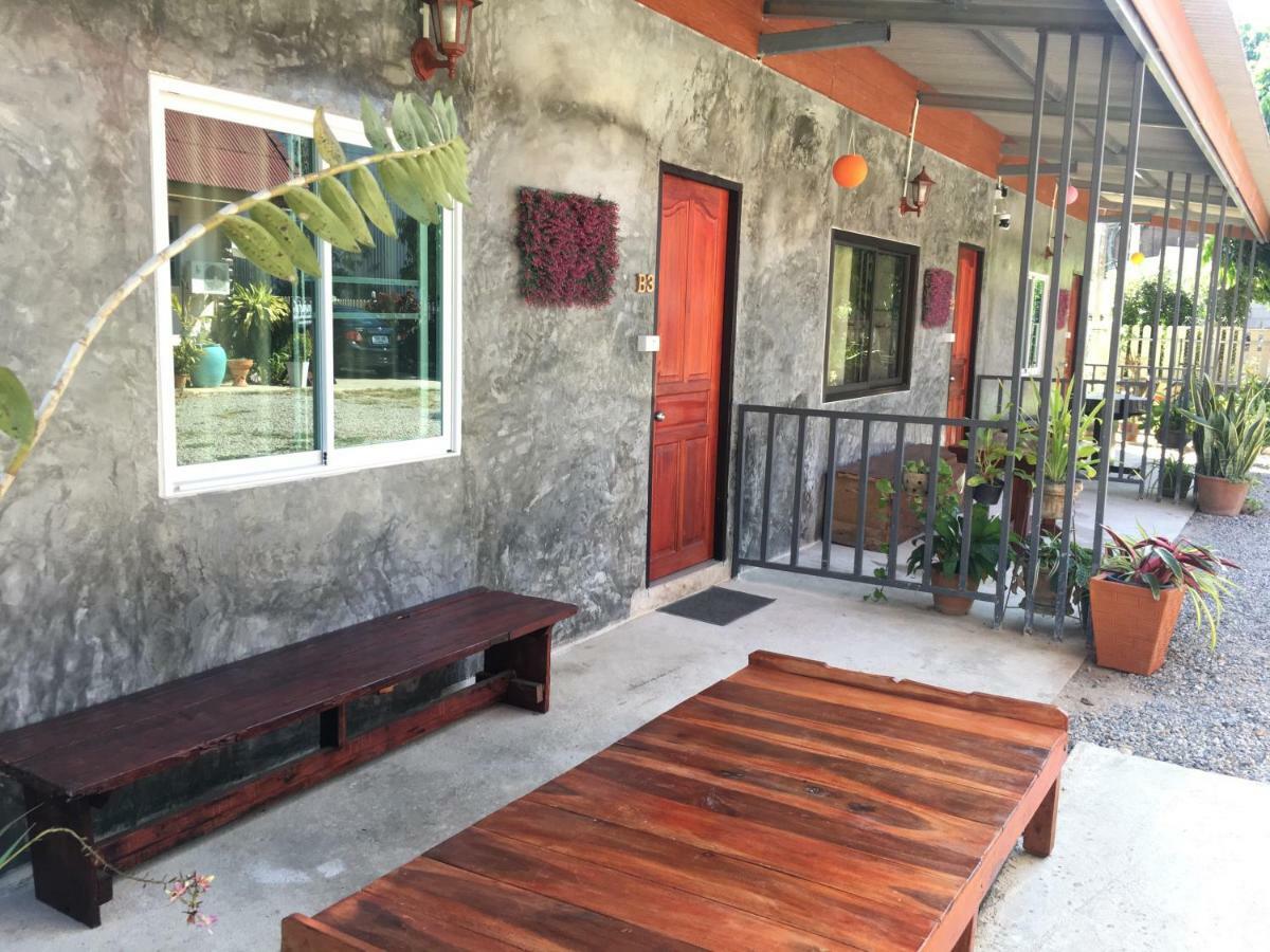 Hotel Muangchaem House Landkreis Landkreis Mae Chaem Exterior foto